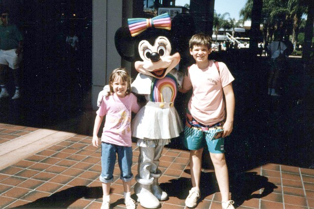 Julie_234.jpg - Disney