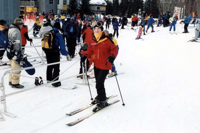 Julie_156.jpg - Prettiest bunny on the slopes!  And a pretty good skiier too.