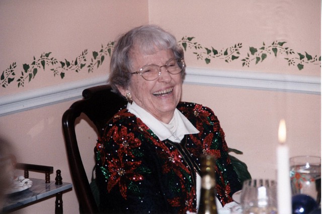 Julie_189.jpg - Christmas 1999