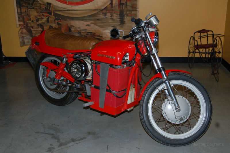 wheelsThruTime0043.JPG - An electric powered Harley.  Just to prove it can be done.