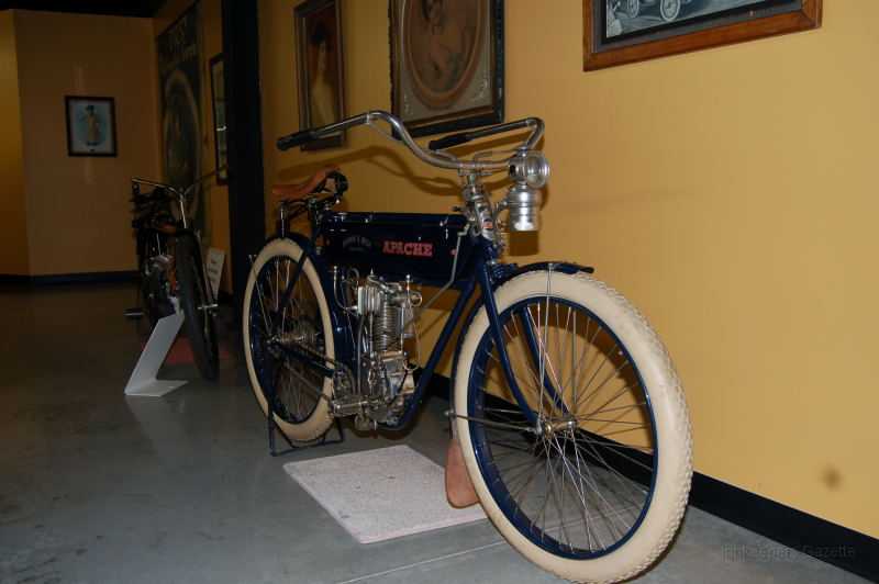 wheelsThruTime0044.JPG - An Apache single banger.  Note the carbide lantern headlight.
